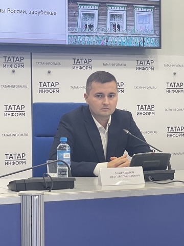 Төбәкче Аяз Хантимиров 